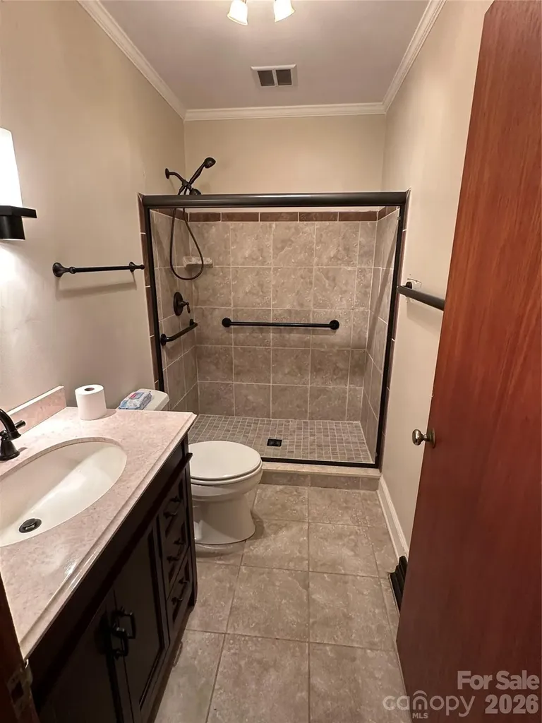 610 Enka Lake Road Candler NC 28715