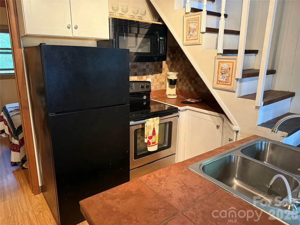125 Hawks Nest Lane Highlands NC 28741