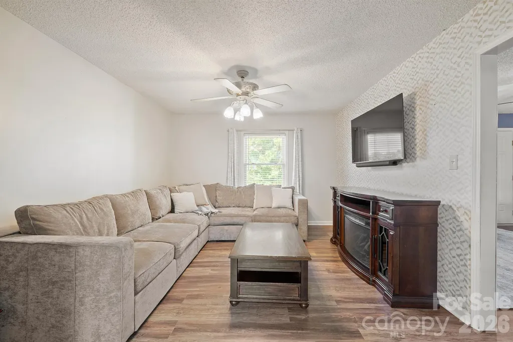 2384 Country Hollow Road Conover NC 28613