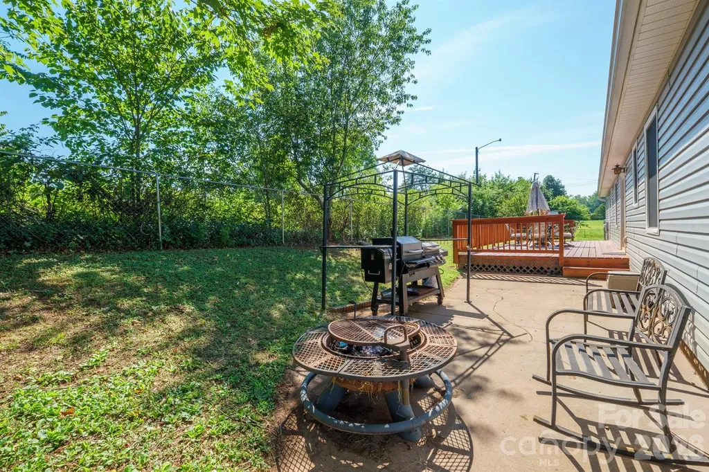 2384 Country Hollow Road Conover NC 28613