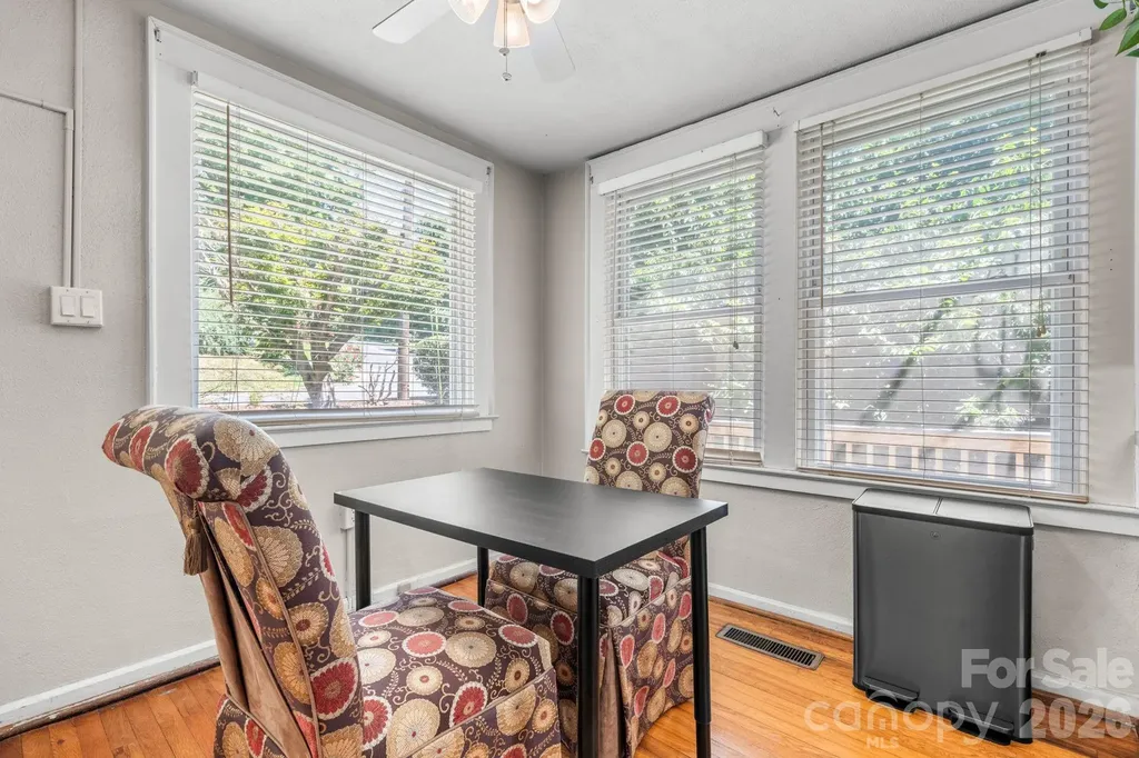 407 10th Street Drive NW Hickory NC 28601