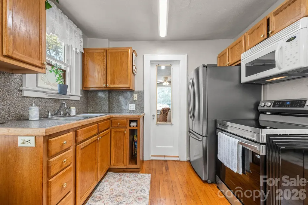 407 10th Street Drive NW Hickory NC 28601