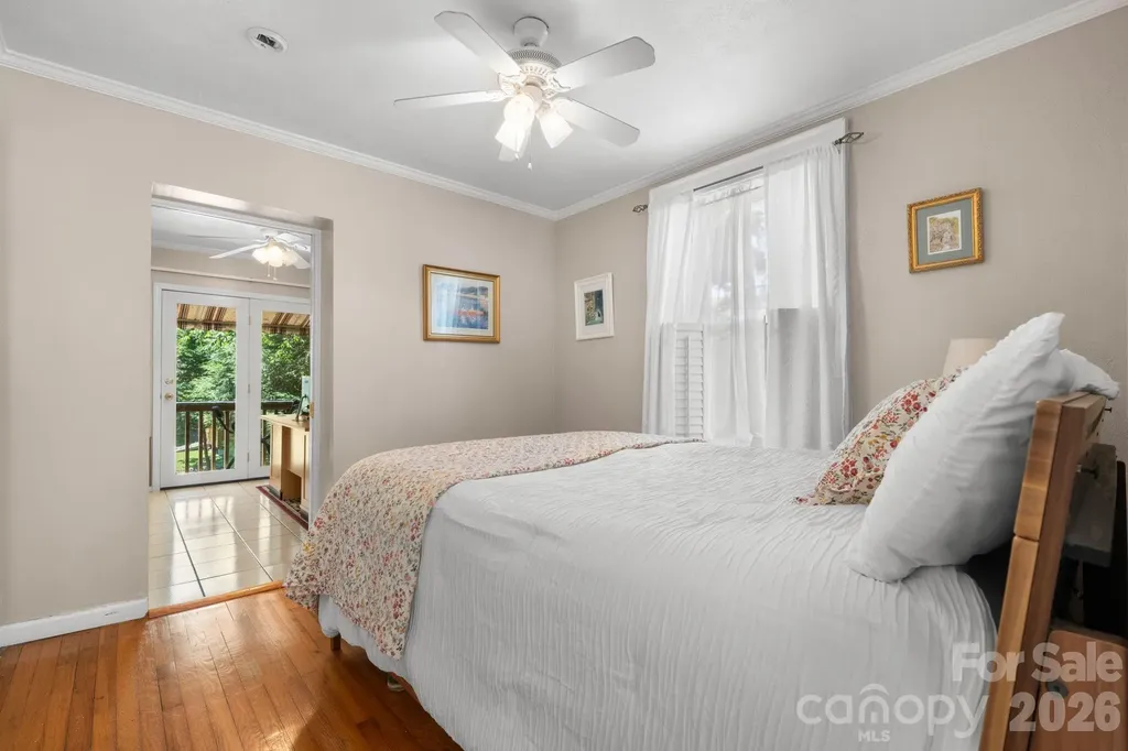 407 10th Street Drive NW Hickory NC 28601