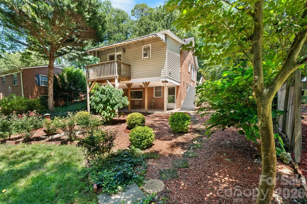 407 10th Street Drive NW Hickory NC 28601