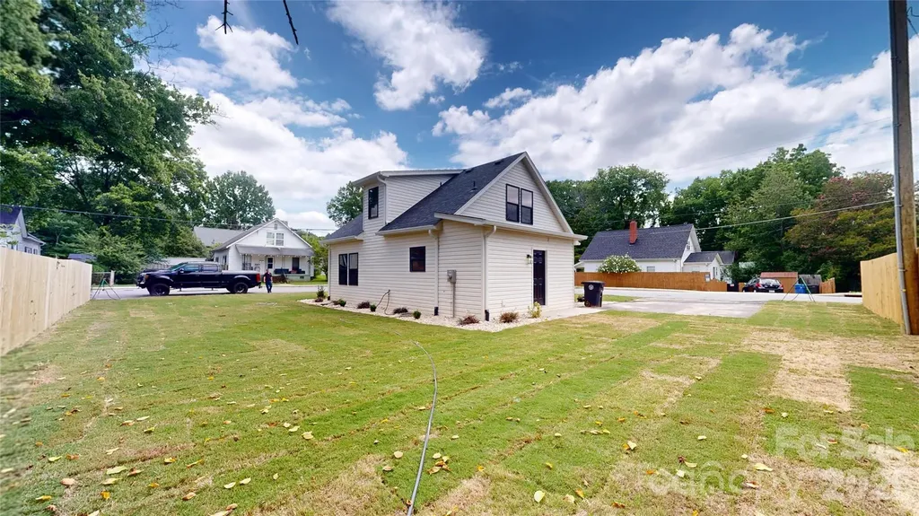733 Spruce Street Mooresville NC 28115