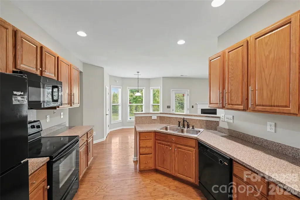 3111 Gloxinia Road Charlotte NC 28215