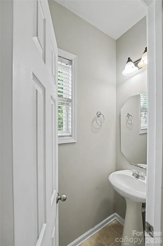 3111 Gloxinia Road Charlotte NC 28215