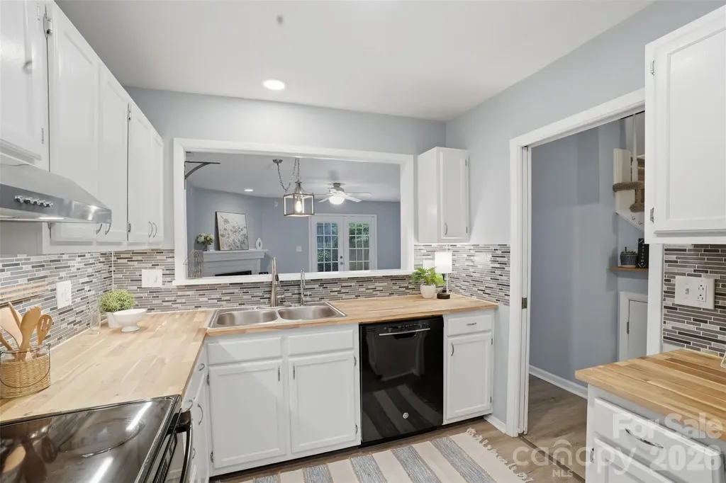 9020 Nolley Court Charlotte NC 28270