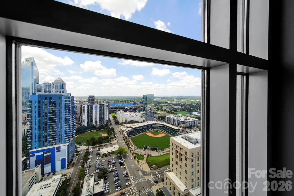 333 W Trade Street Charlotte NC 28202