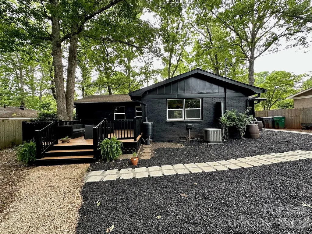 4508 Ivanhoe Place Charlotte NC 28205