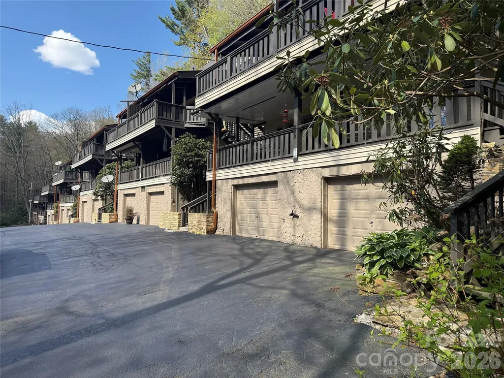 145 Hawks Nest Lane Highlands NC 28741