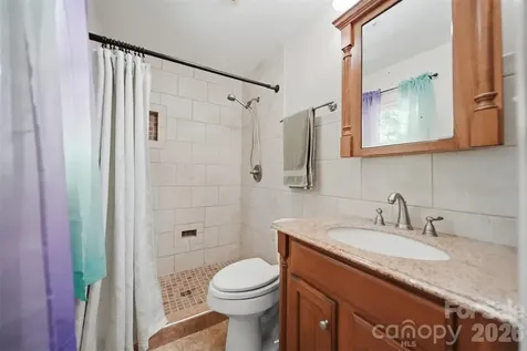 1924 Braswell Place Lenoir NC 28645
