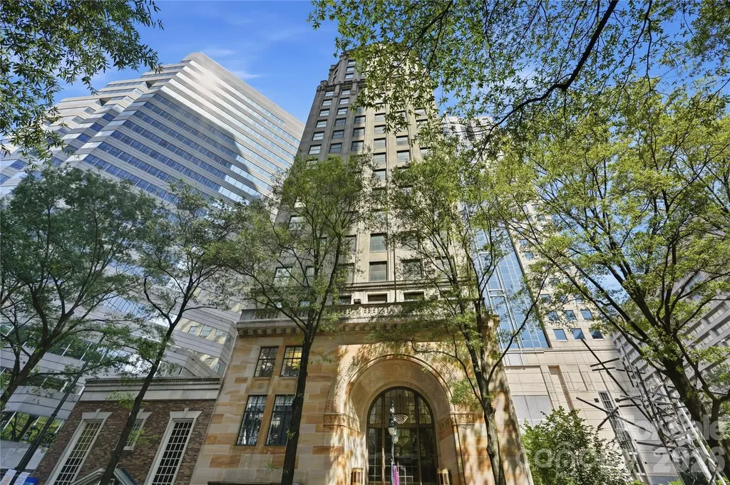 112 S Tryon Street Charlotte NC 28202