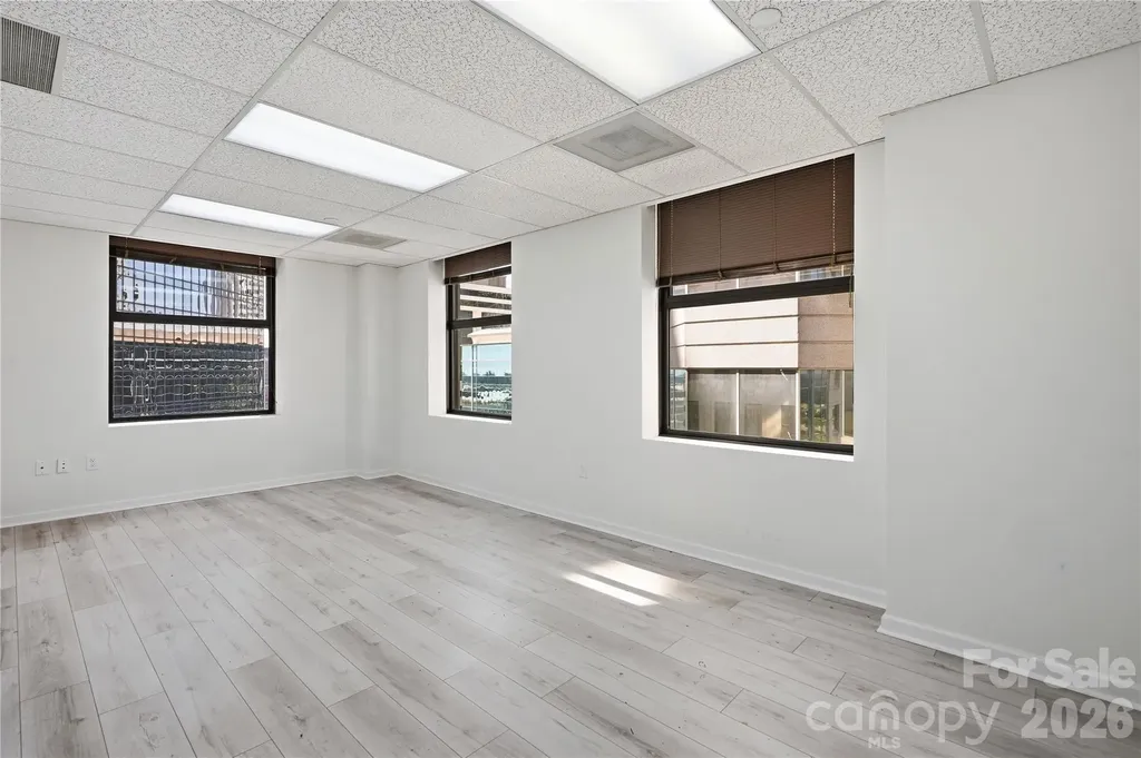 112 S Tryon Street Charlotte NC 28202