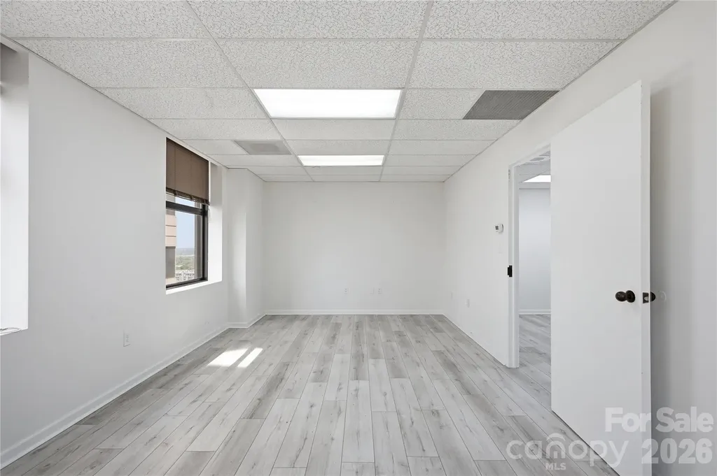 112 S Tryon Street Charlotte NC 28202