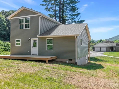 22 Roberts Drive Candler NC 28715