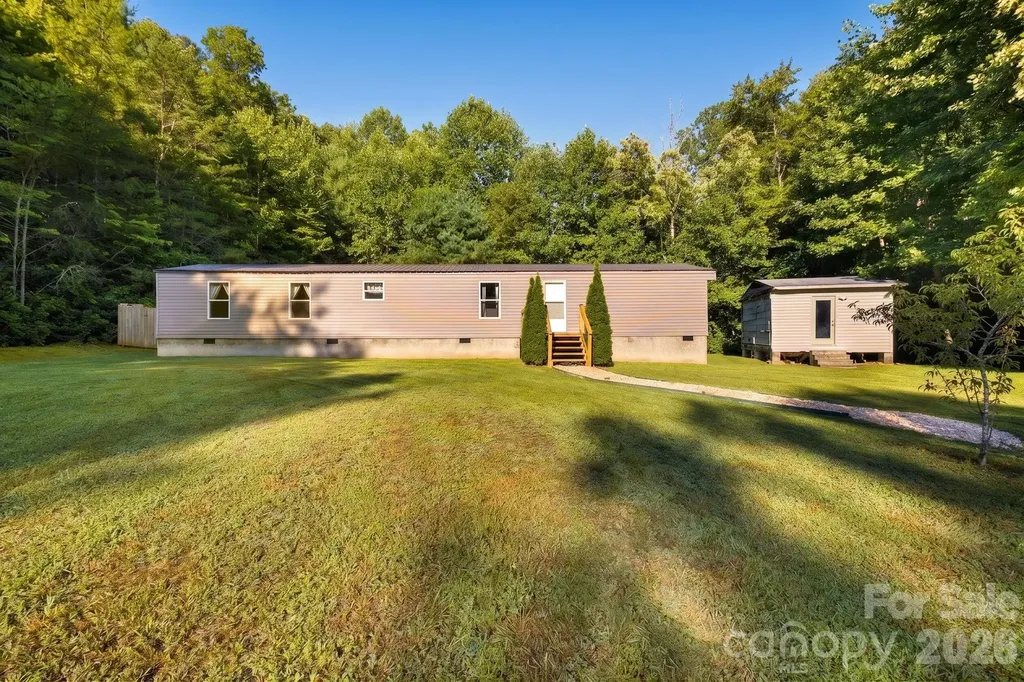 125 Ice Hollow Road Zirconia NC 28790