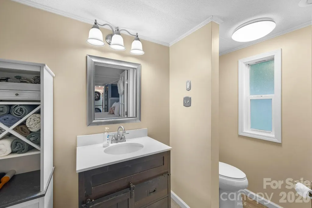 125 Ice Hollow Road Zirconia NC 28790