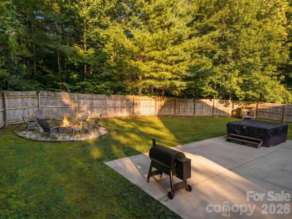125 Ice Hollow Road Zirconia NC 28790