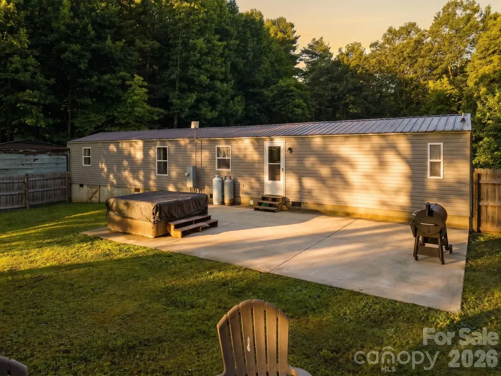 125 Ice Hollow Road Zirconia NC 28790