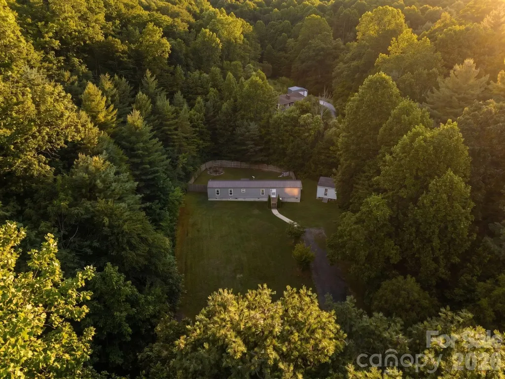 125 Ice Hollow Road Zirconia NC 28790