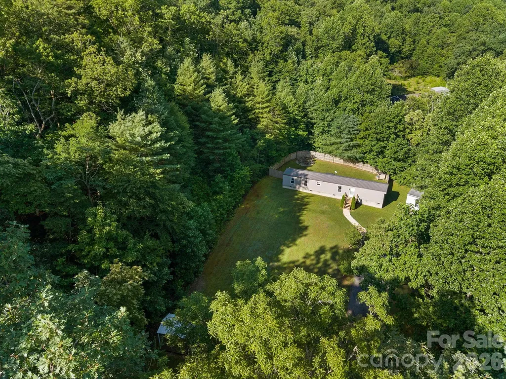 125 Ice Hollow Road Zirconia NC 28790
