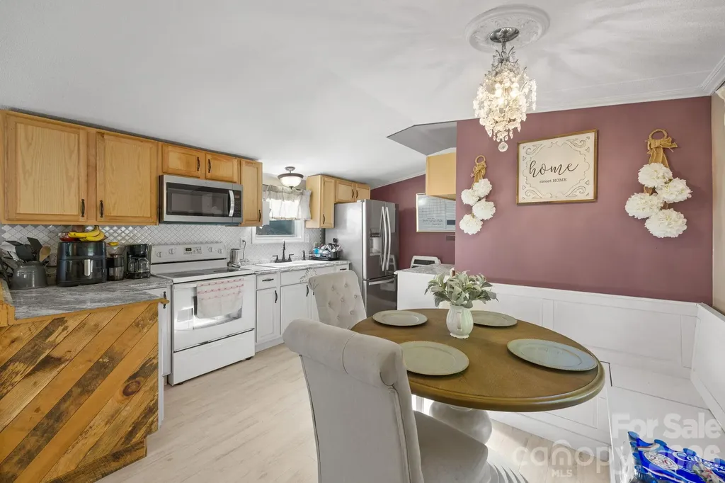 125 Ice Hollow Road Zirconia NC 28790