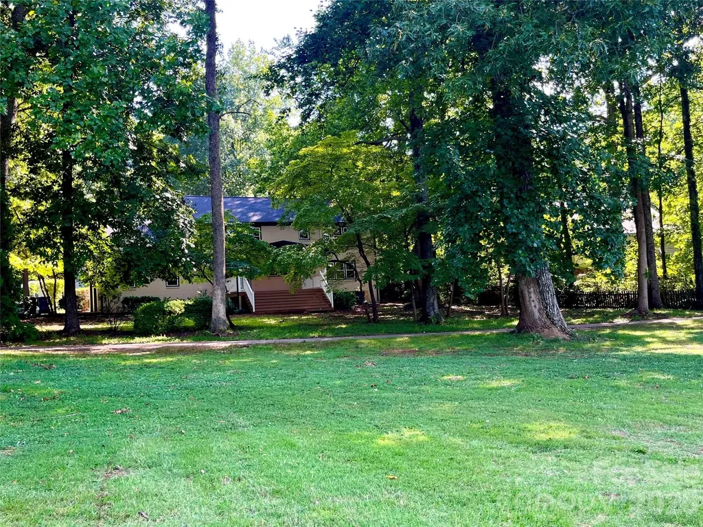 304 Travis Lane Salisbury NC 28146