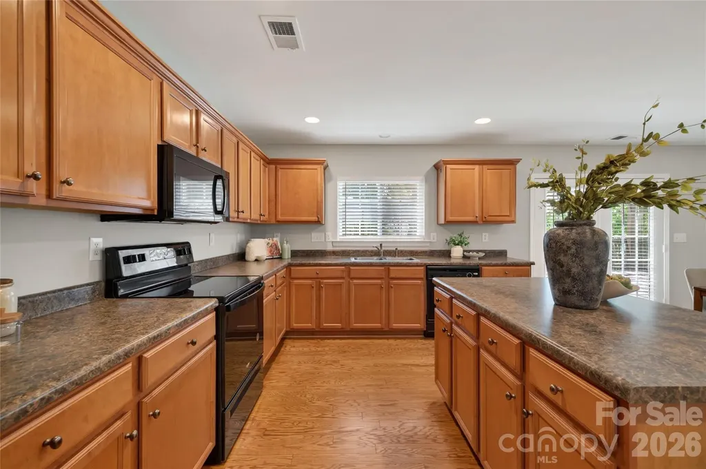 8932 Oransay Way Charlotte NC 28278
