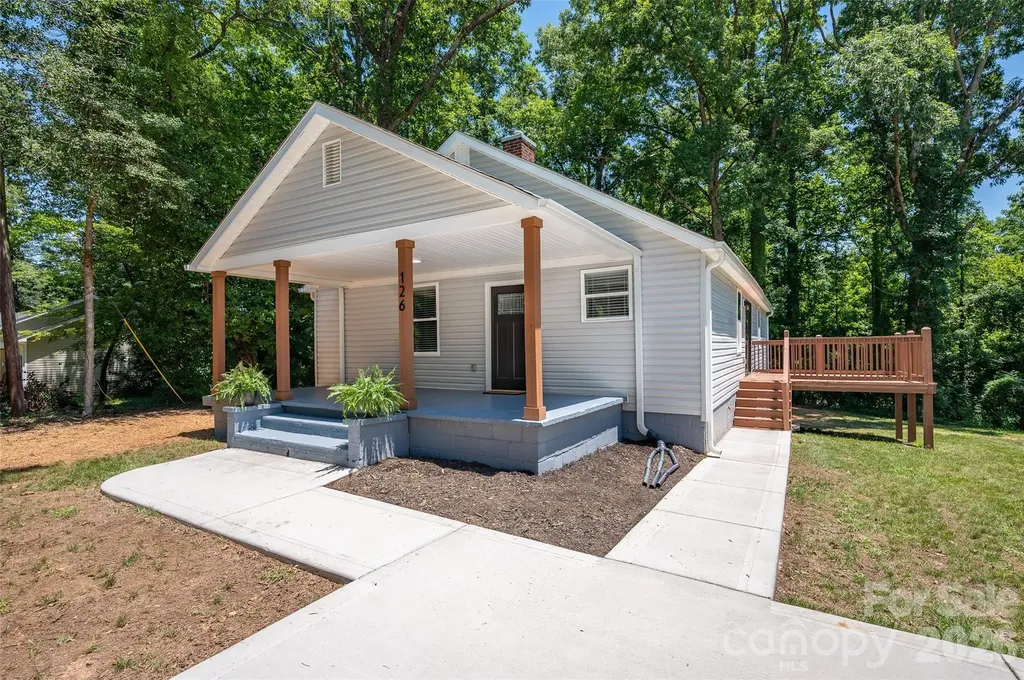126 39th Avenue Court NW Hickory NC 28601