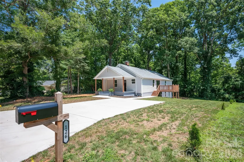 126 39th Avenue Court NW Hickory NC 28601