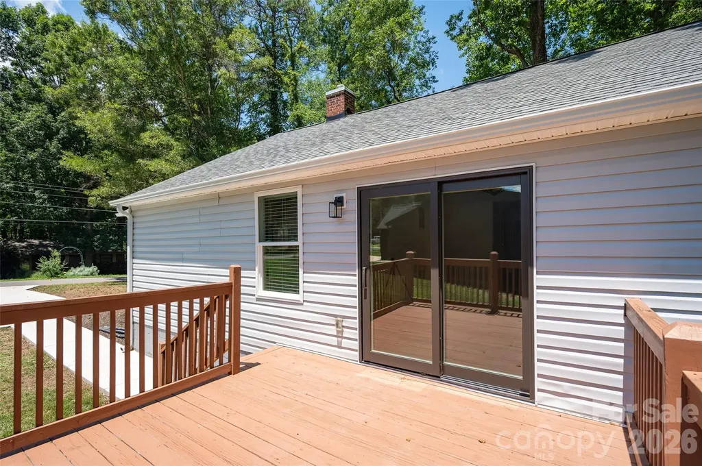 126 39th Avenue Court NW Hickory NC 28601