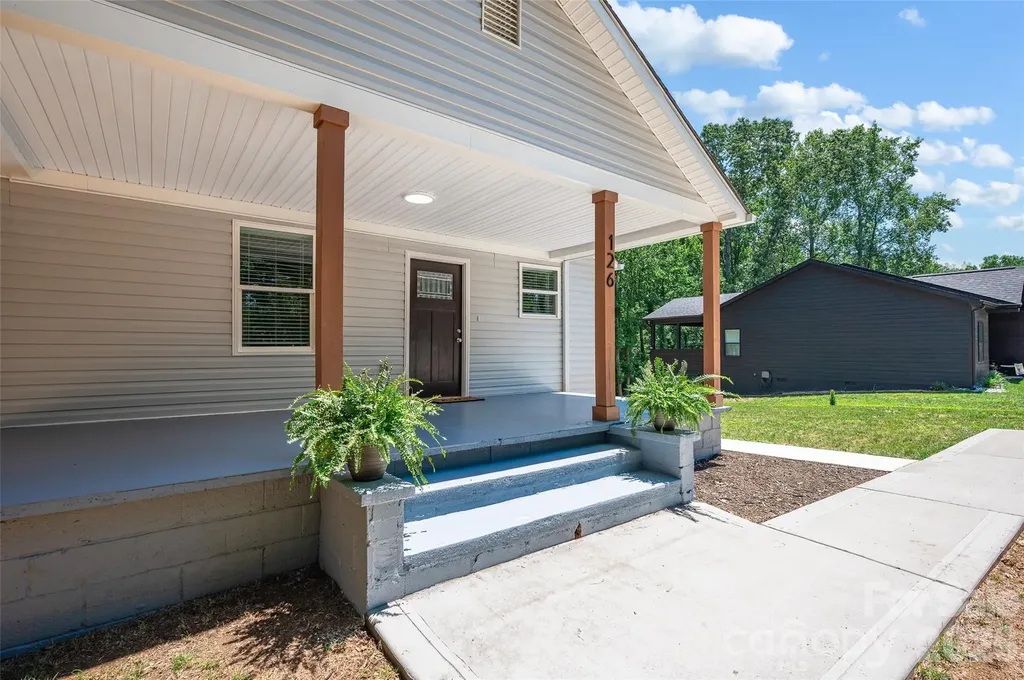 126 39th Avenue Court NW Hickory NC 28601