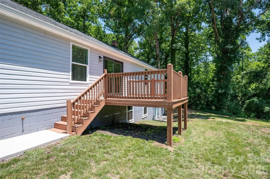 126 39th Avenue Court NW Hickory NC 28601