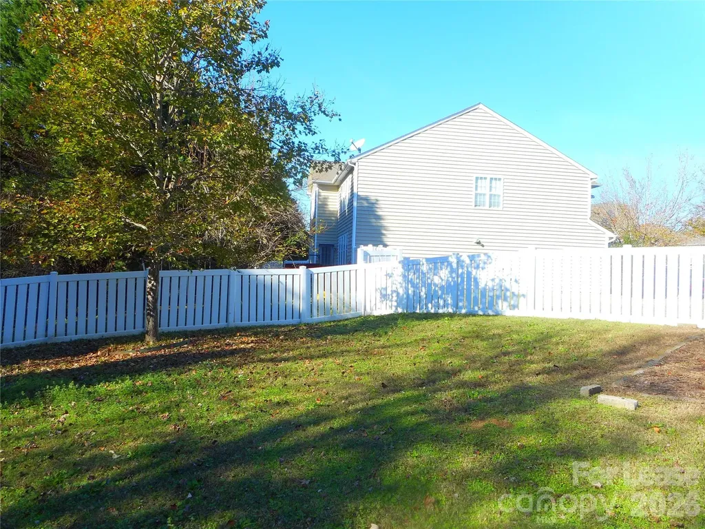5722 El Campo Court Charlotte NC 28277
