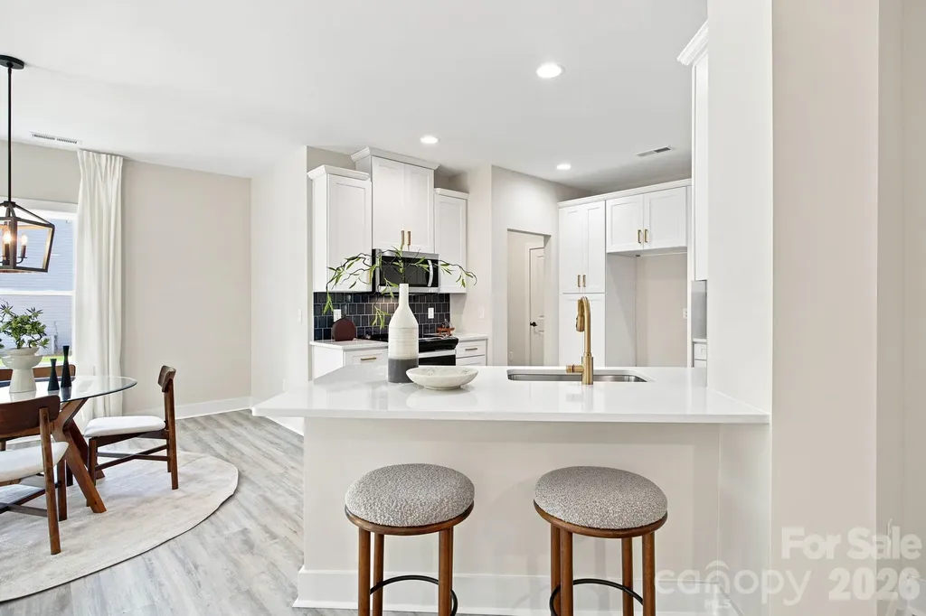 402 North Street Dallas NC 28034