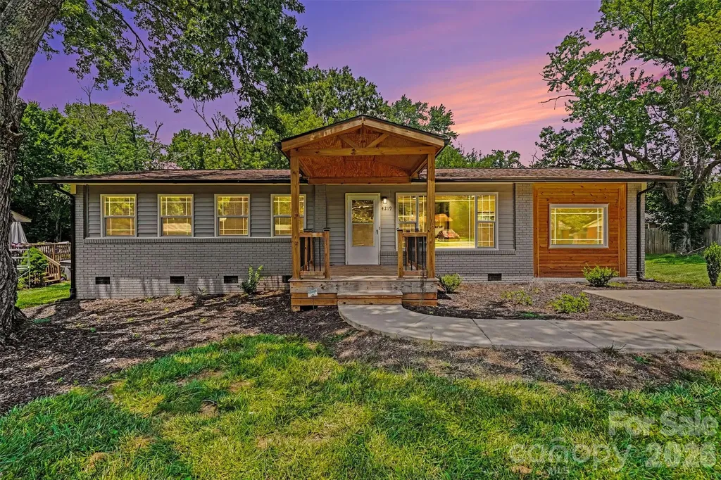 4219 Tipperary Place Charlotte NC 28215