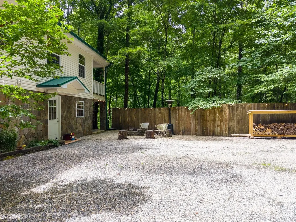 324 Bill Crisp Road Robbinsville NC 28771