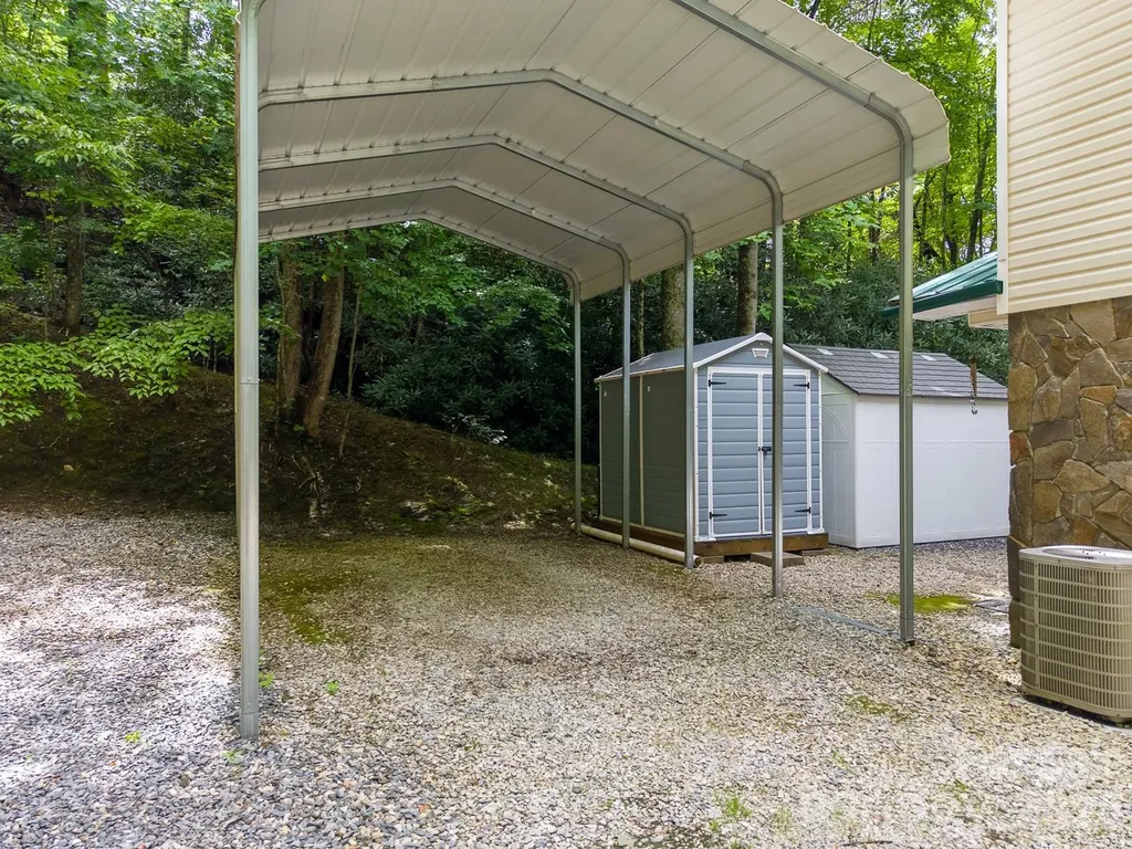 324 Bill Crisp Road Robbinsville NC 28771