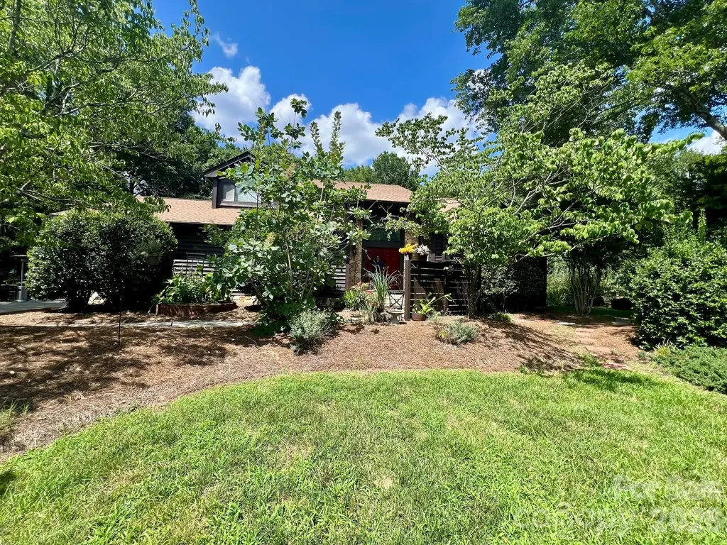 200 Foxlair Court Matthews NC 28105