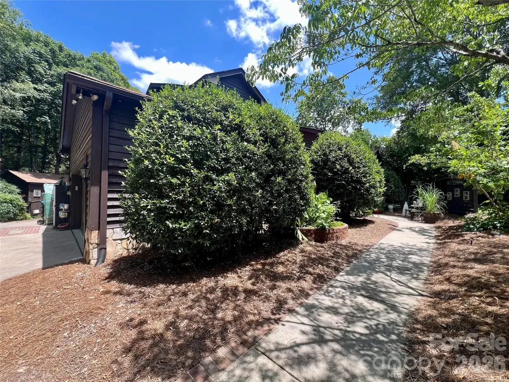200 Foxlair Court Matthews NC 28105