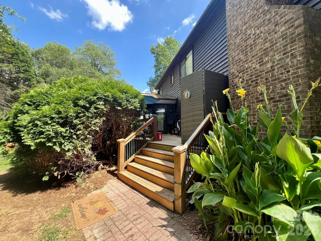 200 Foxlair Court Matthews NC 28105