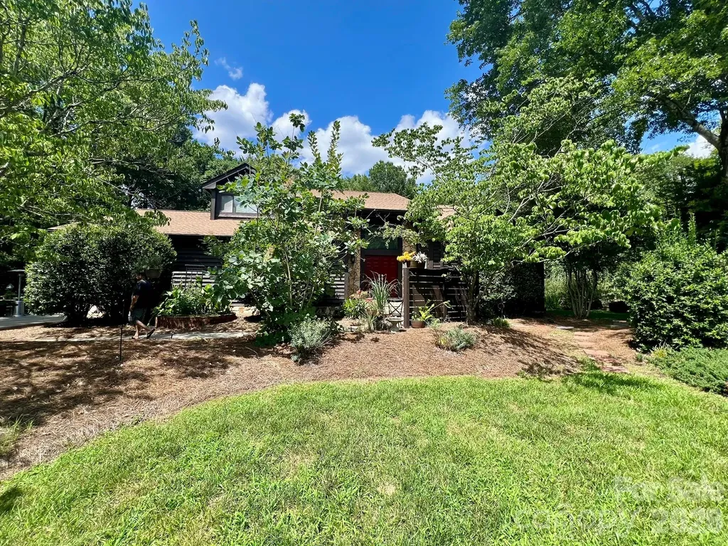 200 Foxlair Court Matthews NC 28105