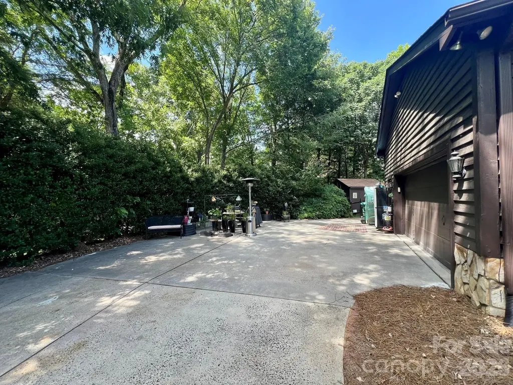 200 Foxlair Court Matthews NC 28105