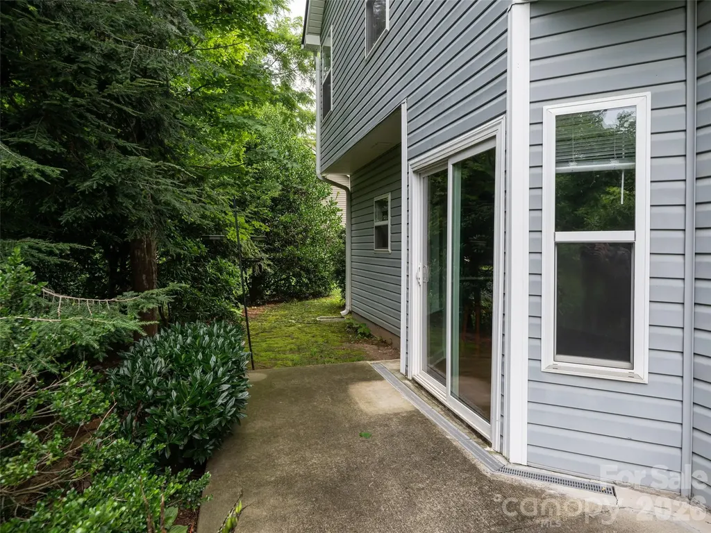 23 Scottish Circle Asheville NC 28803