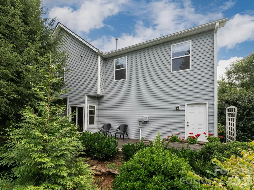 23 Scottish Circle Asheville NC 28803