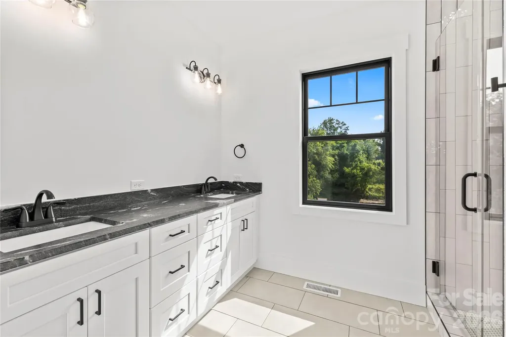 18 S Martha Kate Drive Hendersonville NC 28792