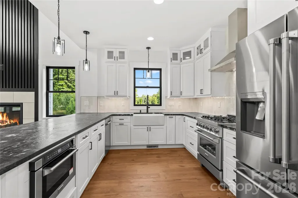18 S Martha Kate Drive Hendersonville NC 28792