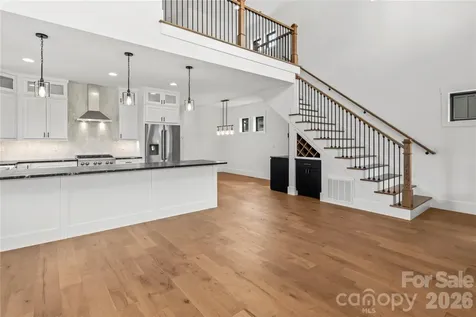 18 S Martha Kate Drive Hendersonville NC 28792