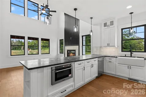 18 S Martha Kate Drive Hendersonville NC 28792